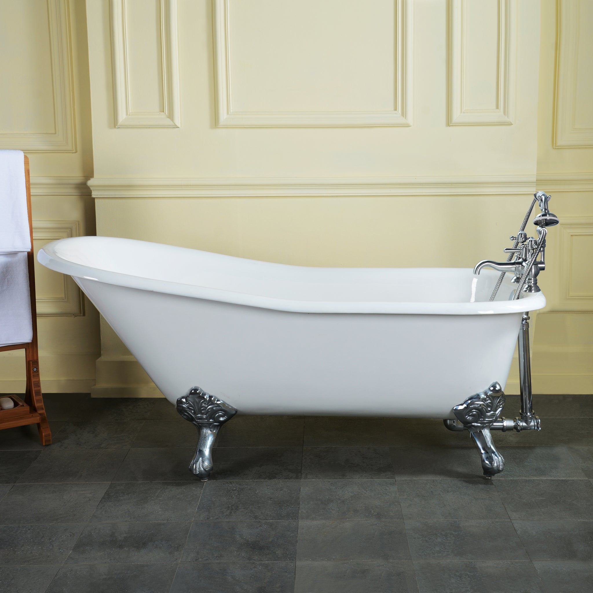 67 in. Cast Iron Clawfoot Tub with 7" Faucet Drillings