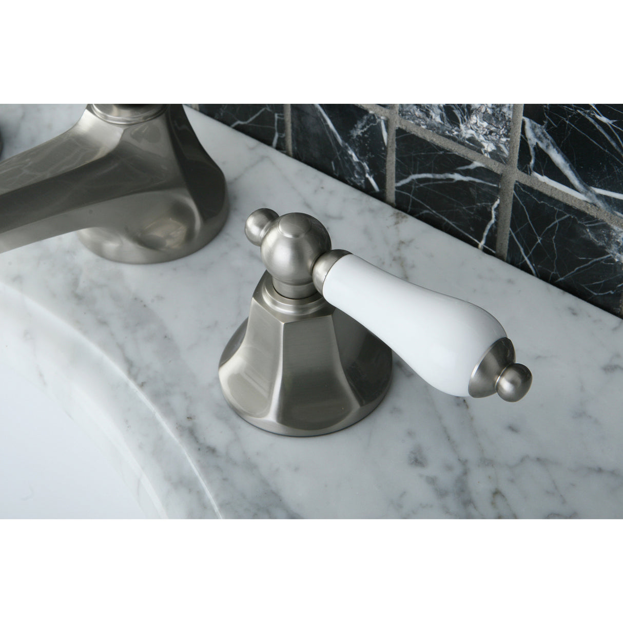 Metropolitan 8 In. Two-handle 3-Hole Deck Mount Widespread Bathroom Sink Faucet