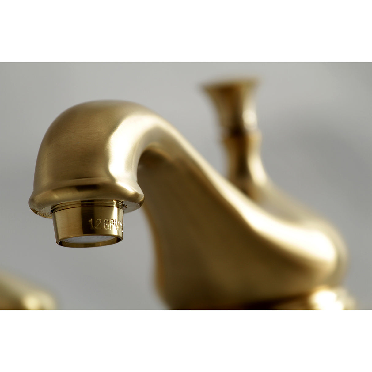 Vintage 8 inch Widespread Traditional Bathroom Faucet