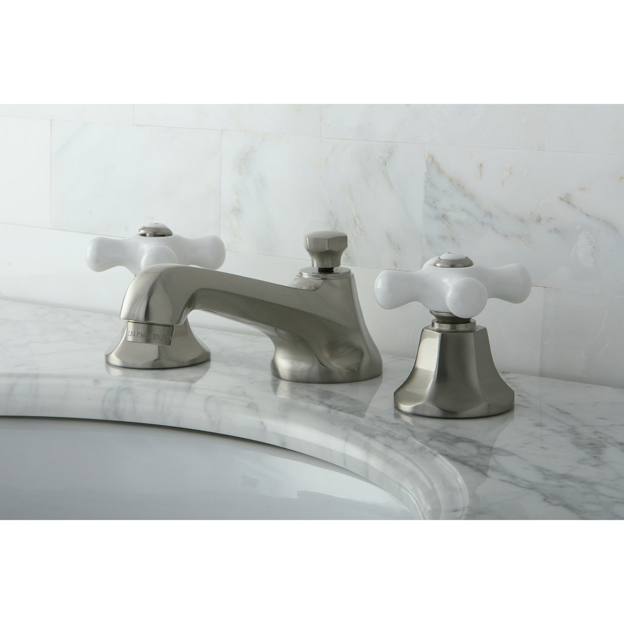 Metropolitan 8 Inch Widespread Traditional Bathroom Faucet