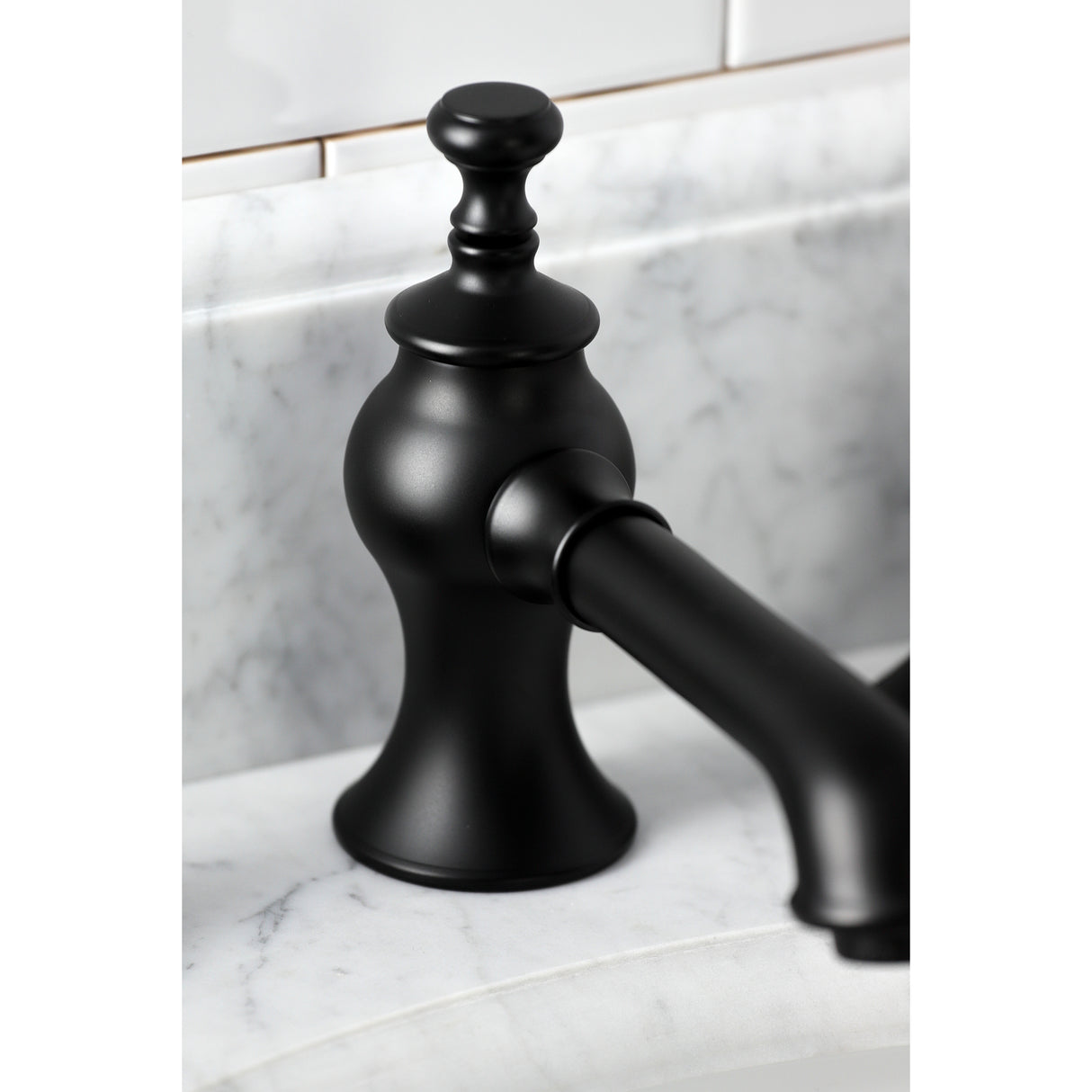 Widespread Traditional Bathroom Faucet with Brass Pop-Up