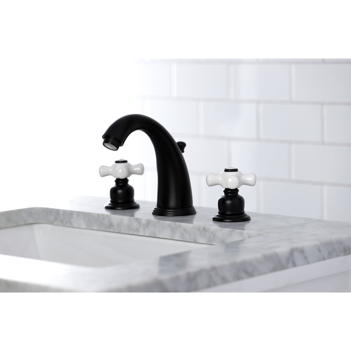 Victorian 2-Handle 8 inch Widespread Bathroom Faucet