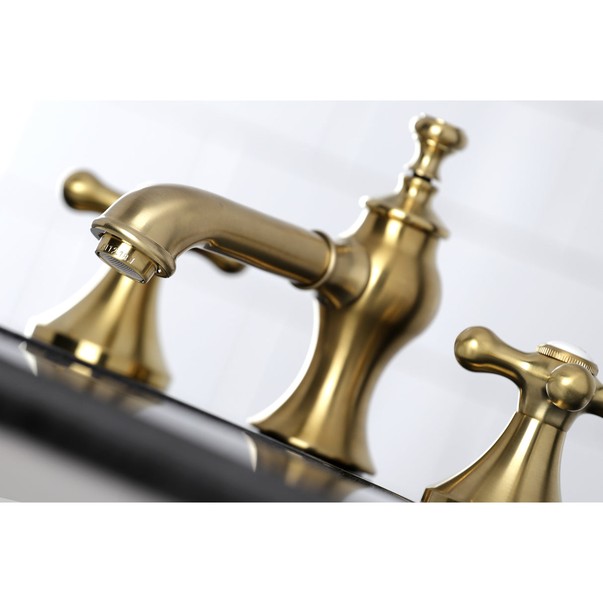 Vintage 8 In. Two-handle 3-Hole Deck Mount Widespread Bathroom Sink Faucet