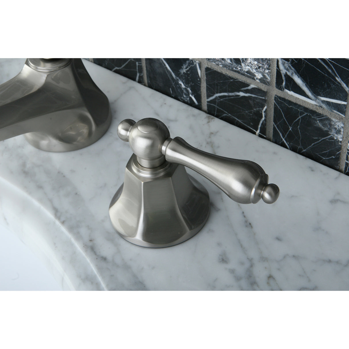 Metropolitan 8" Widespread Bathroom Faucet In Deck Mount