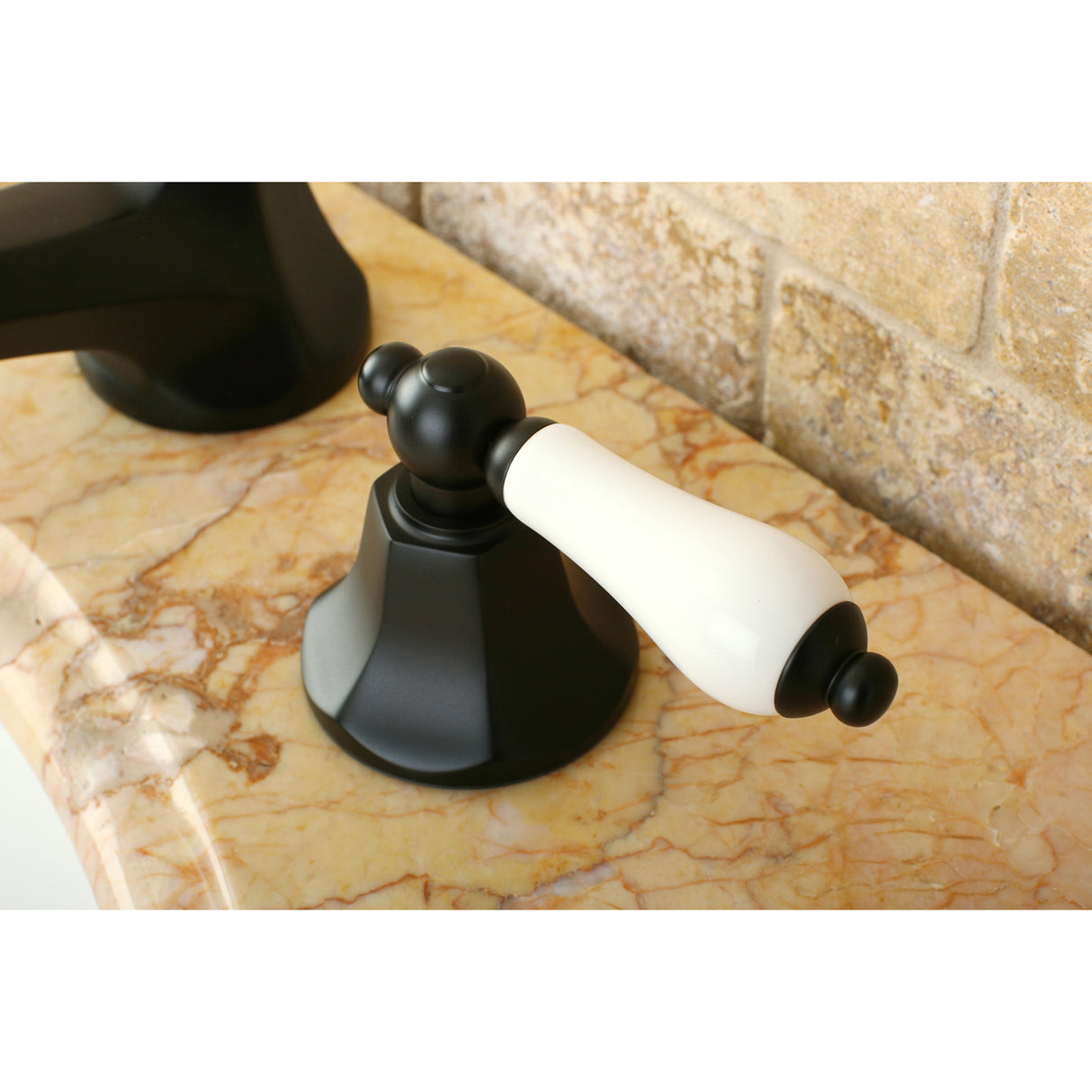 Metropolitan 8 In. Two-handle 3-Hole Deck Mount Widespread Bathroom Sink Faucet