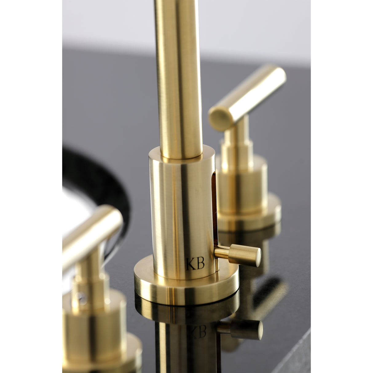 Manhattan Widespread Bathroom Faucet with Brass Pop-Up